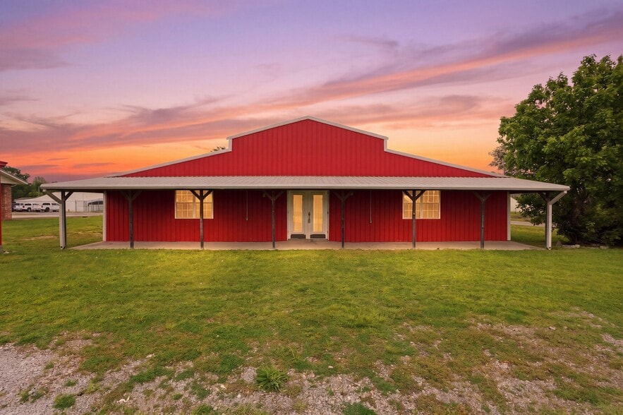 113 S Wilder St, Chouteau, OK for sale - Building Photo - Image 2 of 49
