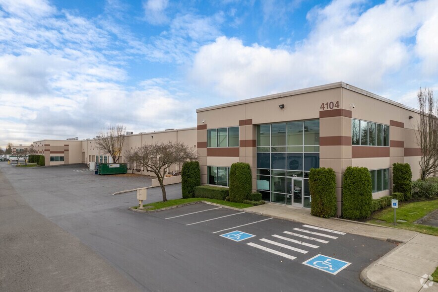 4104 C St NE, Auburn, WA à louer - Photo du bâtiment - Image 3 de 5