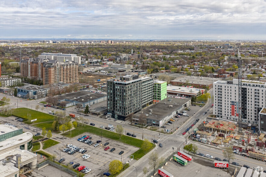 3045-3055 De L'assomption Boul, Montréal, QC à vendre - Aérien - Image 3 de 3