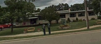 Plus de détails pour 1401 Churchill St, Waupaca, WI - Soins de santé à vendre