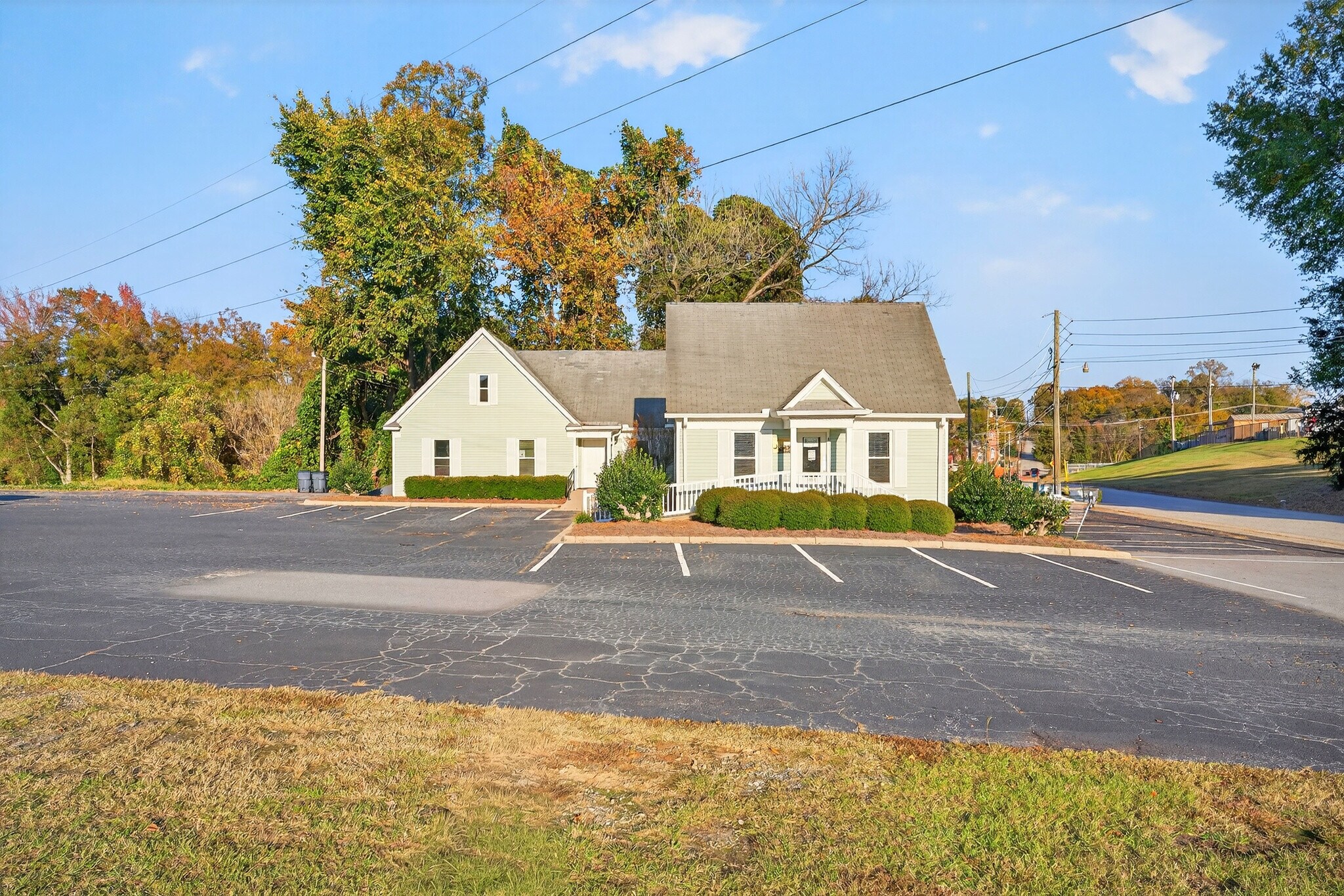 4 Liberty Ln, Laurens, SC à vendre Photo du bâtiment- Image 1 de 35