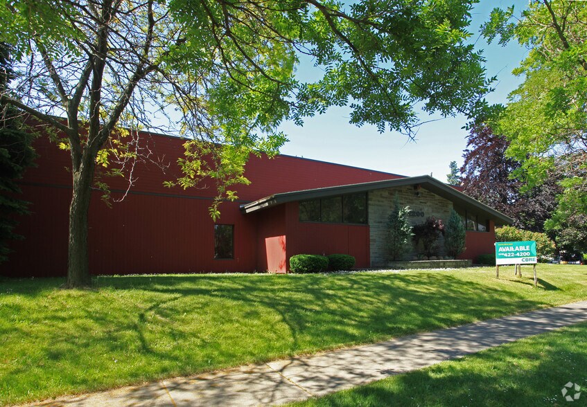 2200 E Genesee St, Syracuse, NY for lease - Primary Photo - Image 1 of 14