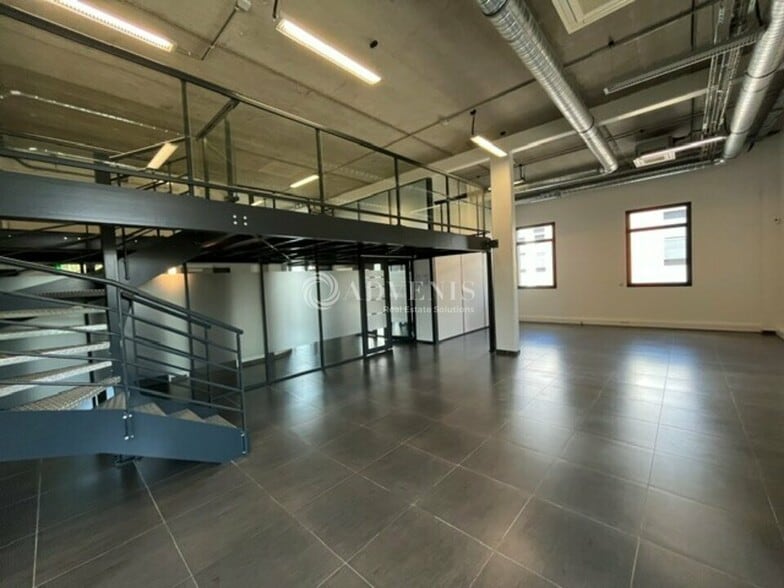 2 Rue George Sand, Fourqueux for lease - Interior Photo - Image 2 of 11