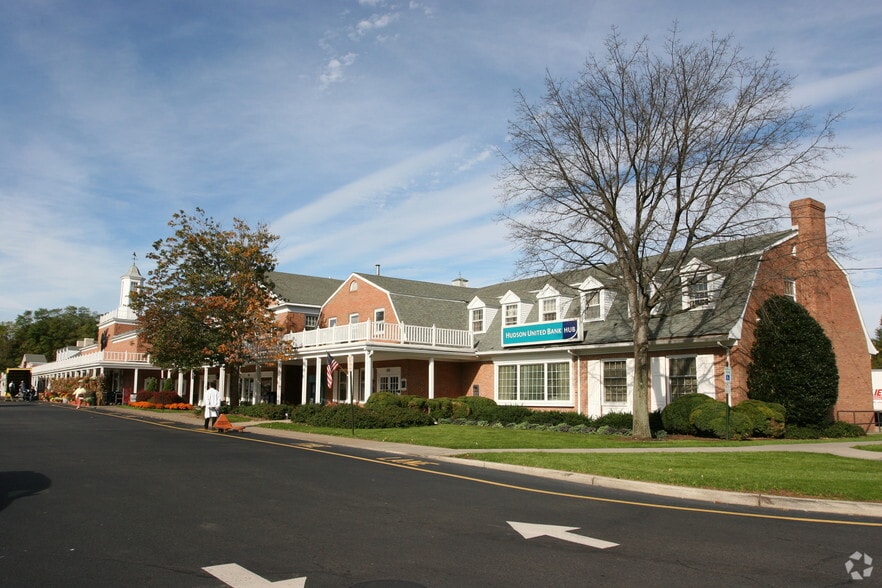805-845 Franklin Lakes Rd, Franklin Lakes, NJ for lease - Primary Photo - Image 1 of 23