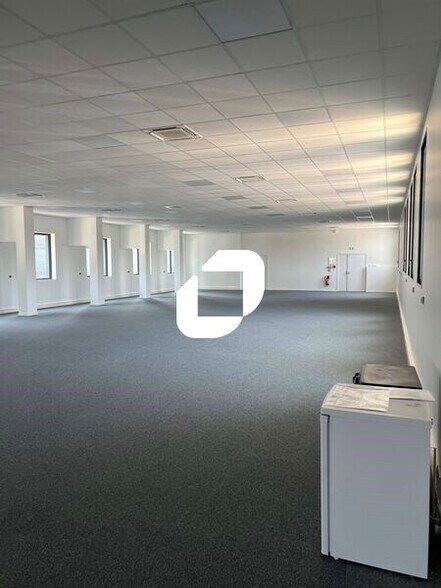 Bureau dans Argenteuil à louer - Photo du bâtiment - Image 1 de 18