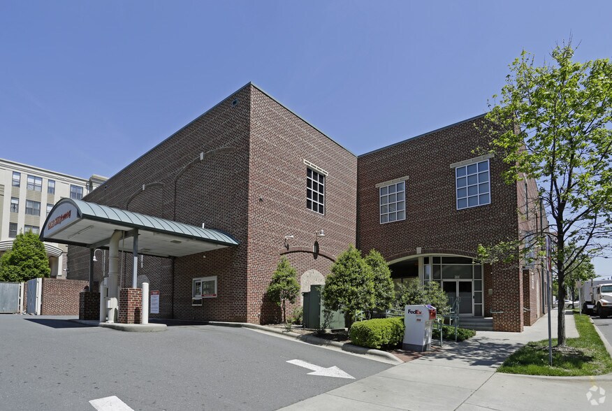 231 N Graham St, Charlotte, NC à vendre - Photo du bâtiment - Image 2 de 10