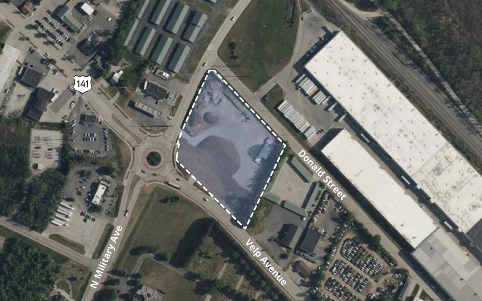 1562 Velp Ave, Green Bay, WI for sale - Building Photo - Image 1 of 2