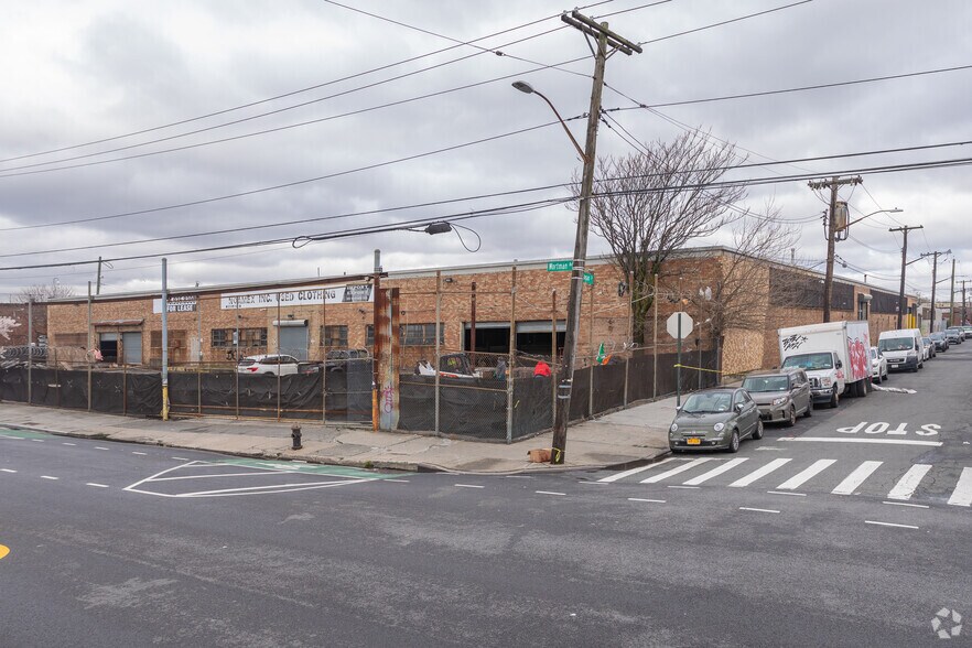 625 Wortman Ave, Brooklyn, NY à louer - Photo du bâtiment - Image 2 de 12