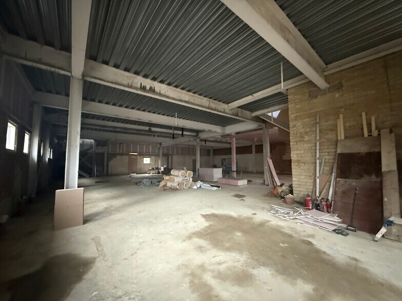 8-9 Station Clos, Potters Bar à vendre - Photo du bâtiment - Image 2 de 7