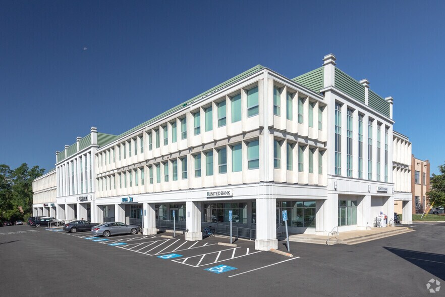 7115 Leesburg Pike, Falls Church, VA à vendre - Photo du bâtiment - Image 2 de 14