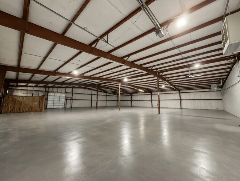 8501 Whitesburg Dr, Huntsville, AL for lease - Primary Photo - Image 1 of 9