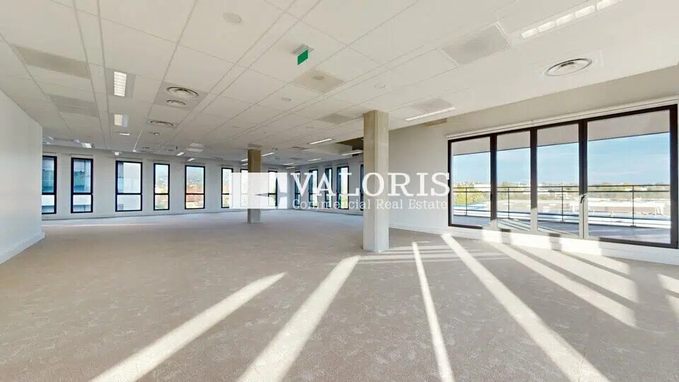 Bureau dans Dardilly à louer - Photo du bâtiment - Image 2 de 21