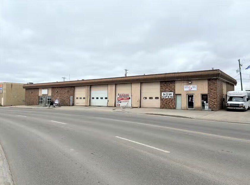 9910 121 Av, Grande Prairie, AB à vendre Photo principale- Image 1 de 1