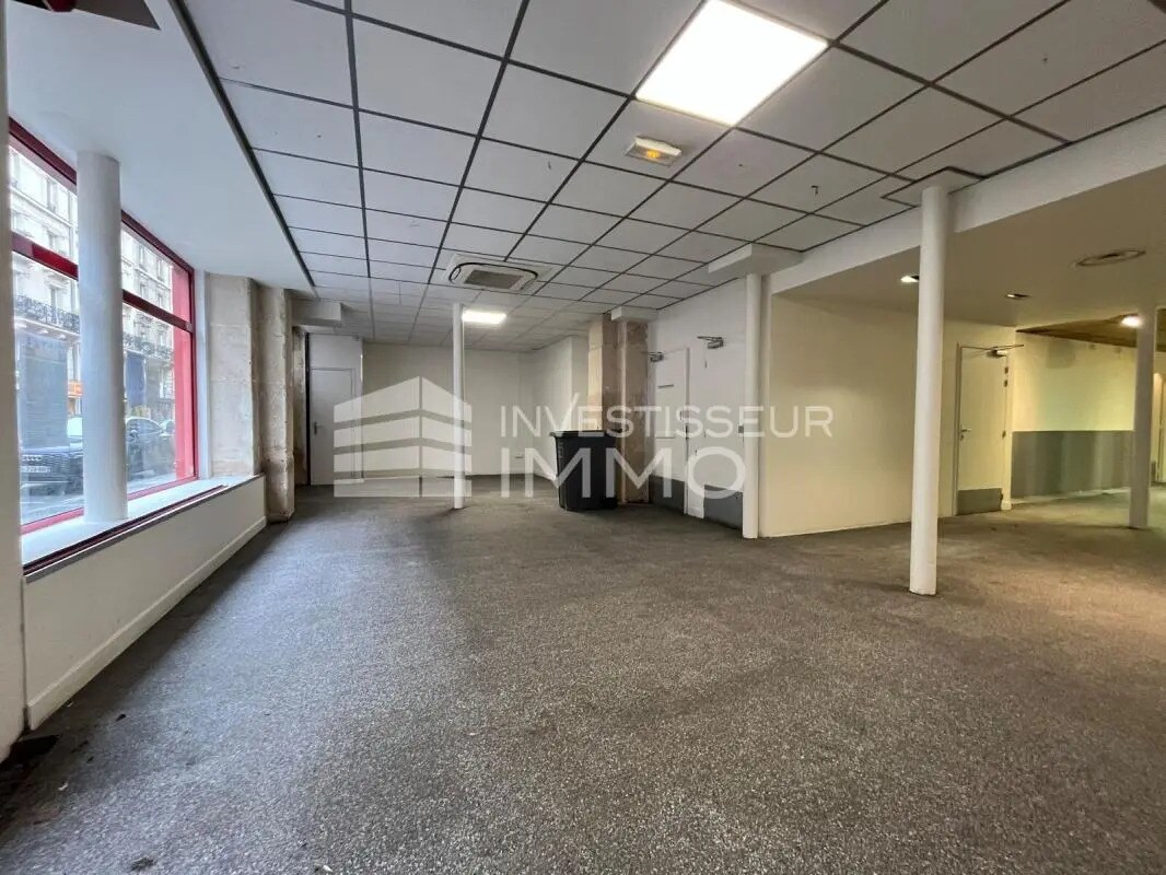 Retail in Paris for lease Interior Photo- Image 1 of 6