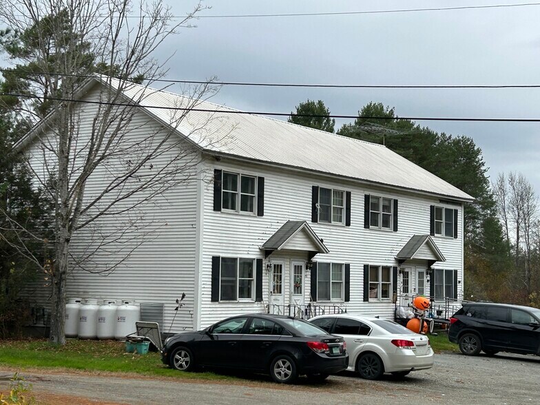 28 units portefeuille de 2 propriétés à vendre sur LoopNet.ca - Photo du bâtiment - Image 3 de 21