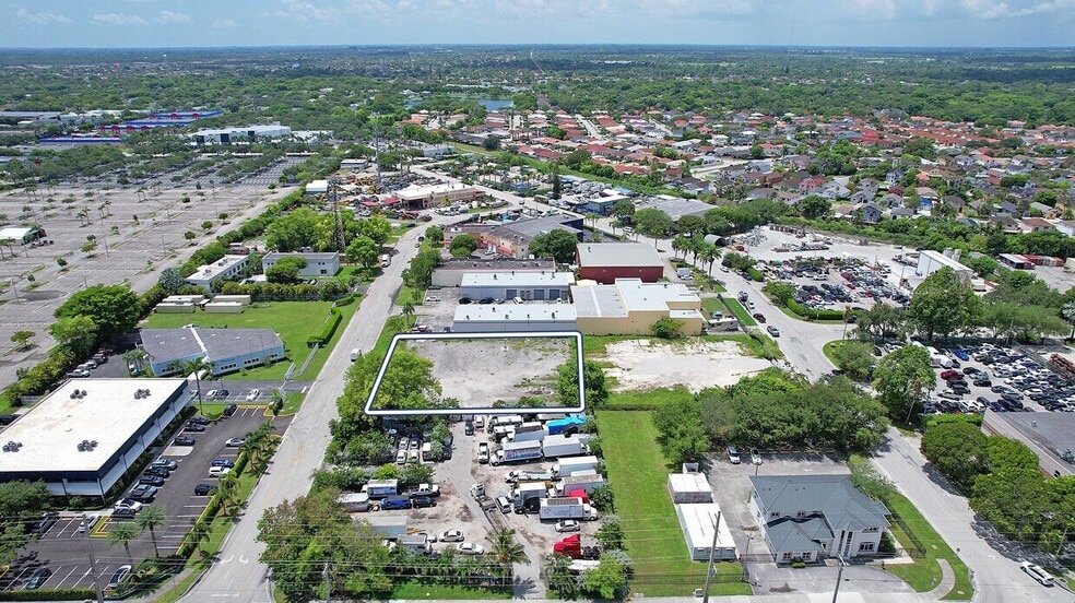 13700 SW 145th Ct, Miami, FL for lease - Building Photo - Image 2 of 5