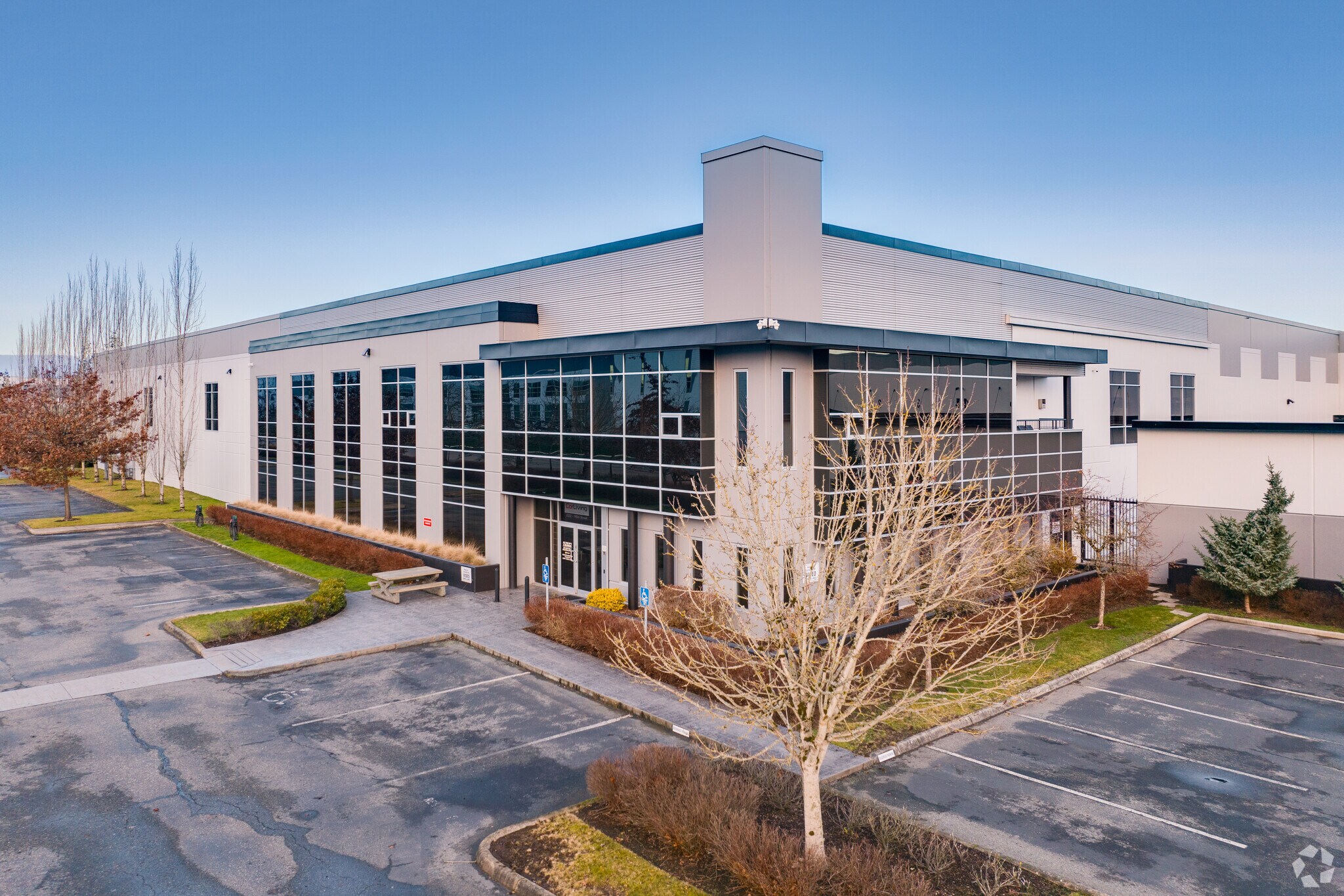 19159 22 Av, Surrey, BC à vendre Photo du bâtiment- Image 1 de 1