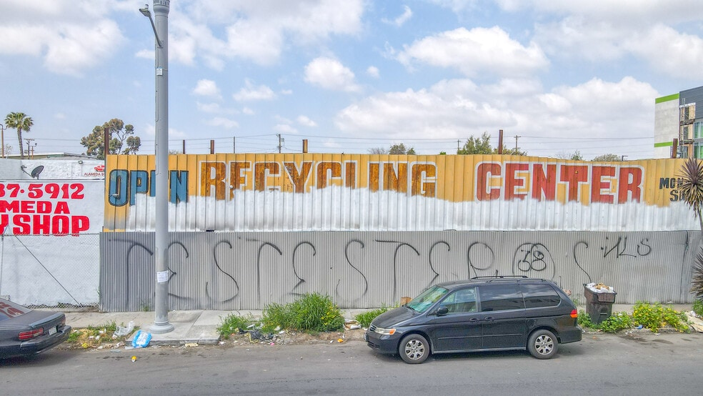 4511-4527 Staunton Ave, Los Angeles, CA for sale - Building Photo - Image 2 of 12