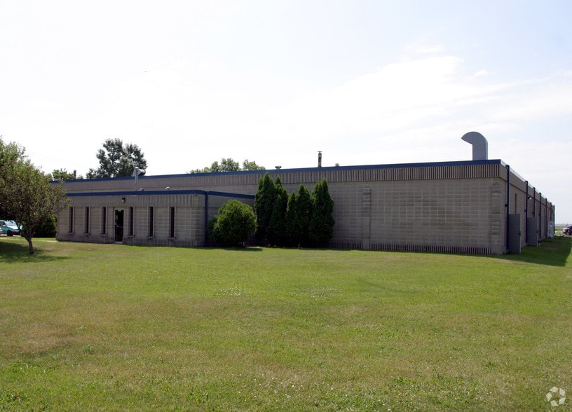 12985 Pioneer Trl, Eden Prairie, MN à louer - Photo du bâtiment - Image 2 de 4