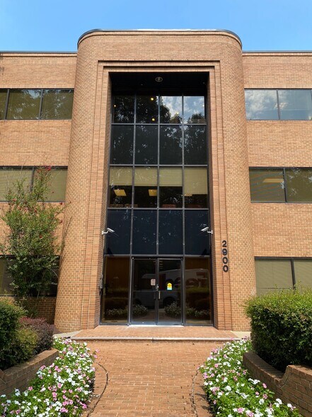 2900 Linden Ln, Silver Spring, MD à louer - Photo du bâtiment - Image 3 de 5