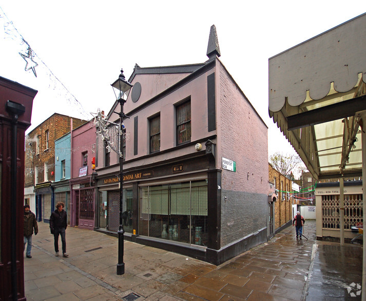 2-4 Camden Passage, London for sale - Primary Photo - Image 1 of 1