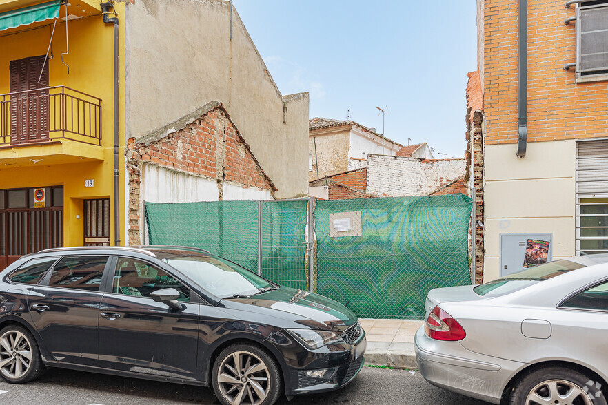 Calle Alpechines, 21, San Fernando De Henares, Madrid for sale - Primary Photo - Image 1 of 2