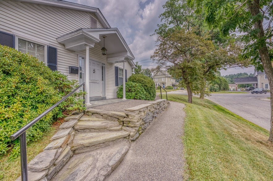 188 Cottage St, Littleton, NH for sale - Building Photo - Image 1 of 45