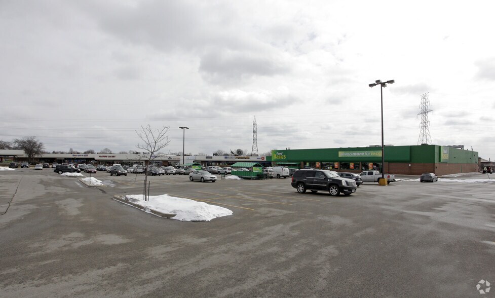 1505 Guelph Line, Burlington, ON for sale - Primary Photo - Image 1 of 1