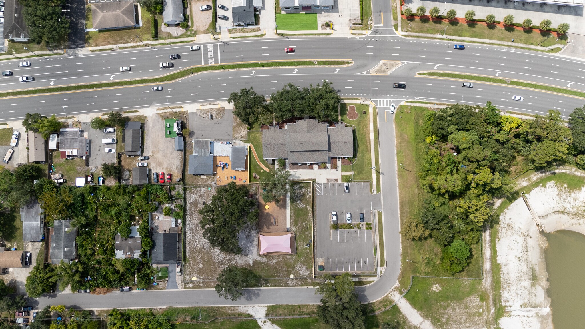 217 N Kirkman Rd, Orlando, FL à vendre Photo du bâtiment- Image 1 de 47