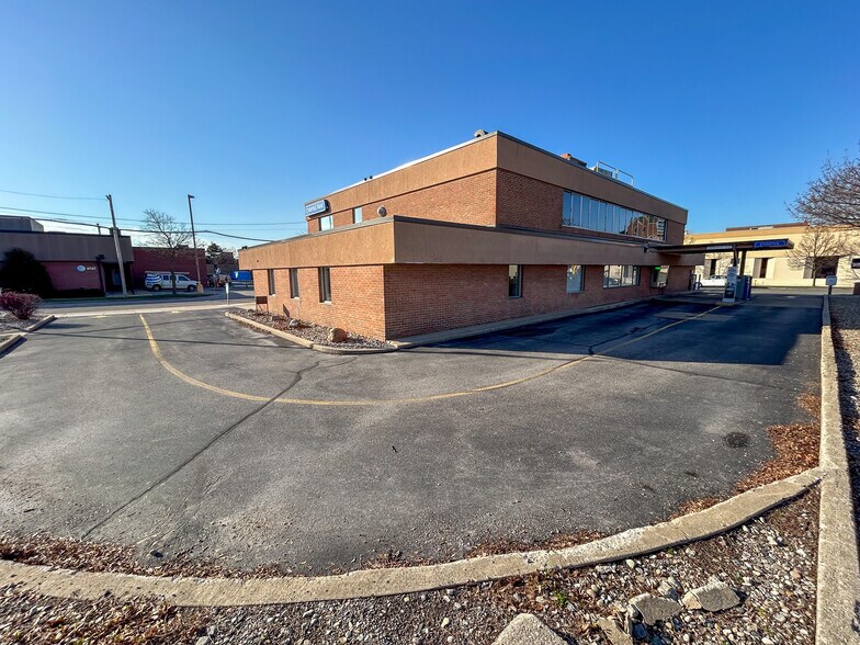 201 McDonald St, Midland, MI à vendre - Photo du bâtiment - Image 2 de 2