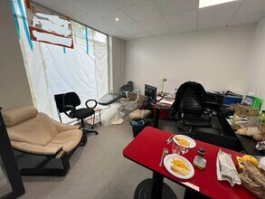 Office in Paris for lease Interior Photo- Image 1 of 3