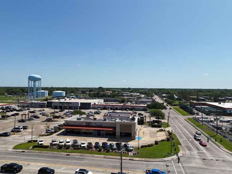 4431 Nelson Rd, Lake Charles, LA à louer - Photo du bâtiment - Image 2 de 7