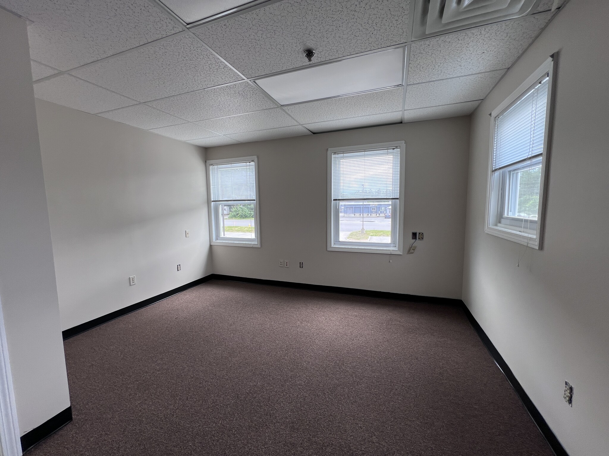 137 Epping Rd, Exeter, NH à louer Photo du bâtiment- Image 1 de 8