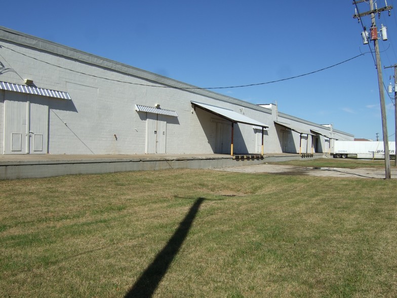 7215 SW Topeka Blvd., Bldg. 2703, Topeka, KS 66619, Topeka, KS à louer - Photo du b timent - Image 3 de 8