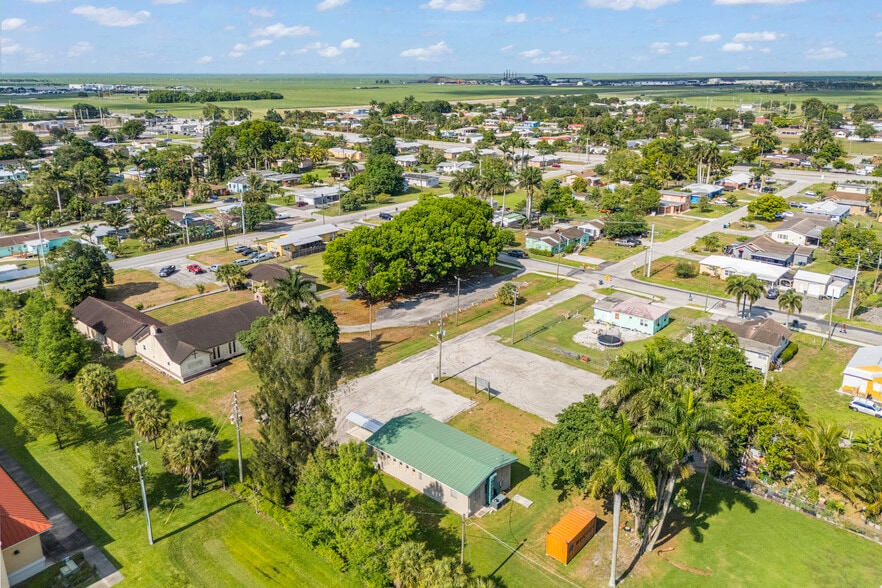 224 NW Avenue G, Belle Glade, FL for sale - Primary Photo - Image 1 of 13