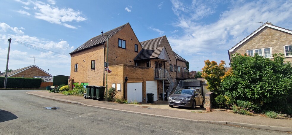 43-45a Molyneux Dr, Bodicote à vendre - Photo du bâtiment - Image 3 de 11