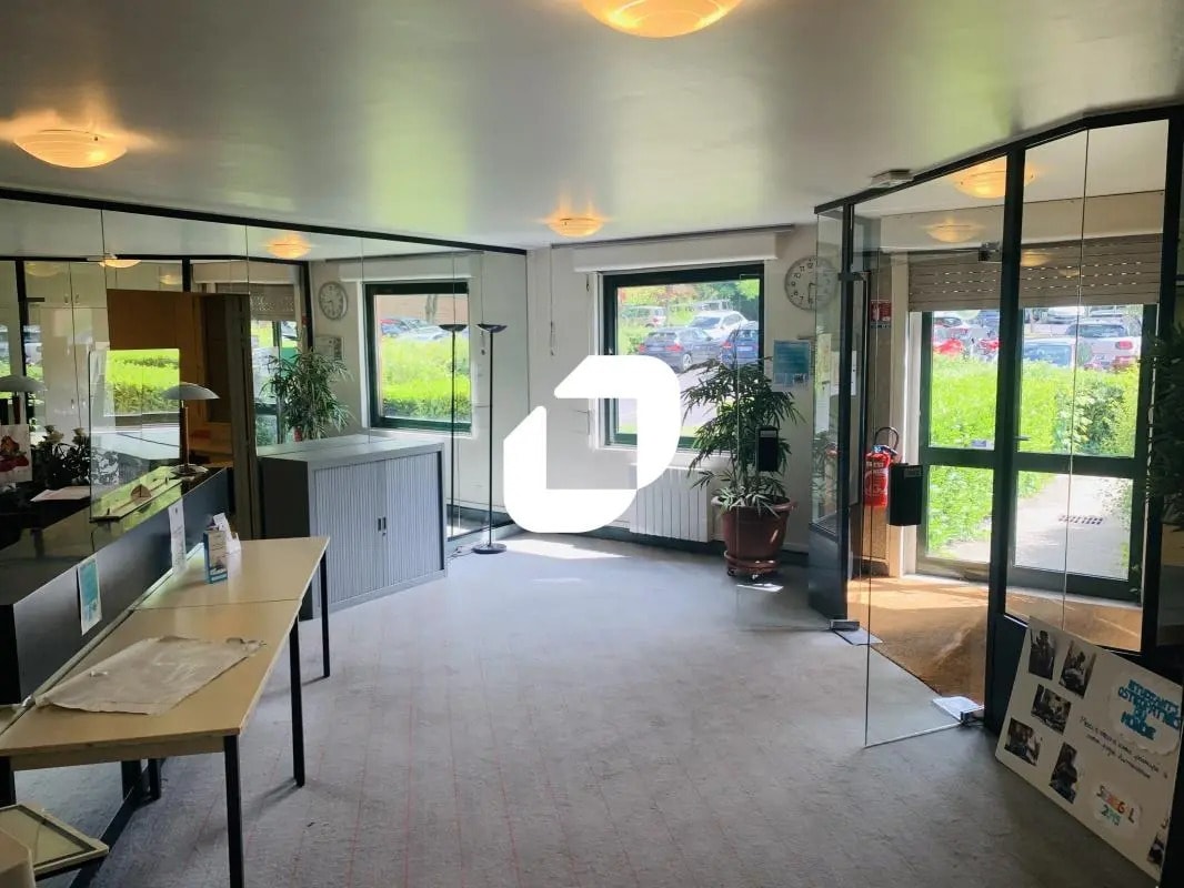 Office in Lognes for lease Lobby- Image 1 of 12