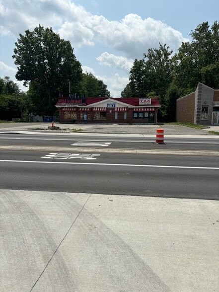 3637 E 38th St, Indianapolis, IN for sale - Building Photo - Image 2 of 4