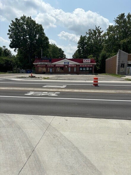 3637 E 38th St, Indianapolis, IN à vendre - Photo du bâtiment - Image 2 de 4