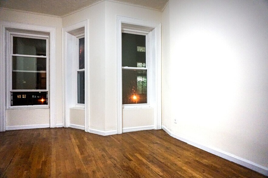 440 Madison St, Brooklyn, NY à vendre - Photo du bâtiment - Image 3 de 5