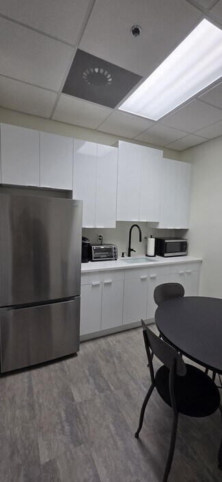 Plus de détails pour 11820 Miramar Pky, Miramar, FL - Bureau à louer