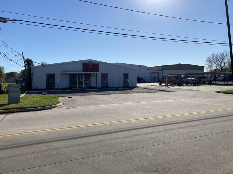 1305 W Jackson Ave, Pasadena, TX for lease - Building Photo - Image 1 of 29