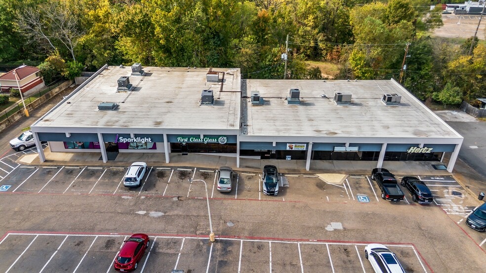 313-323 N Spur 63, Longview, TX for sale - Building Photo - Image 2 of 18