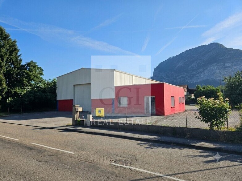 Flex in Sassenage for lease - Building Photo - Image 1 of 4
