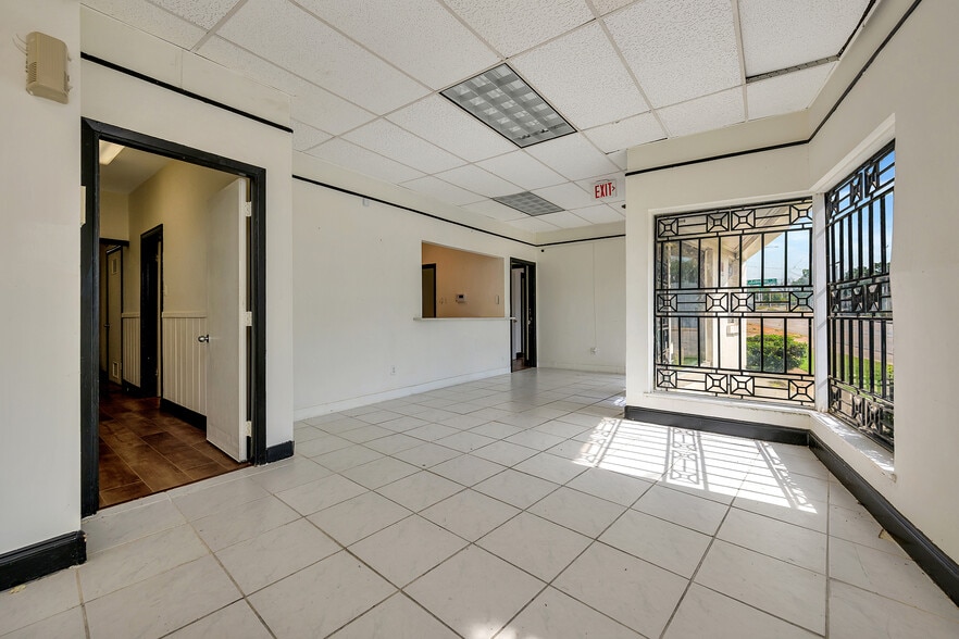 2200 Evans Ave, Fort Worth, TX for sale - Building Photo - Image 3 of 51