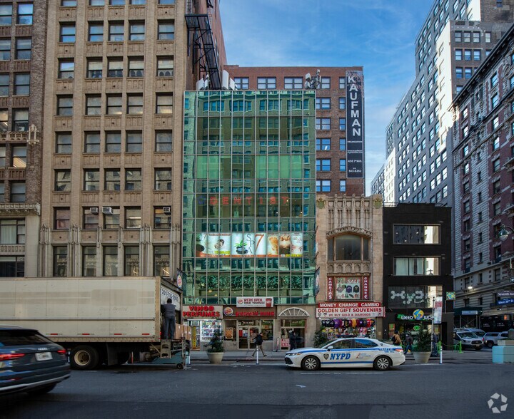 470-472 Seventh Ave, New York, NY for lease - Building Photo - Image 2 of 3