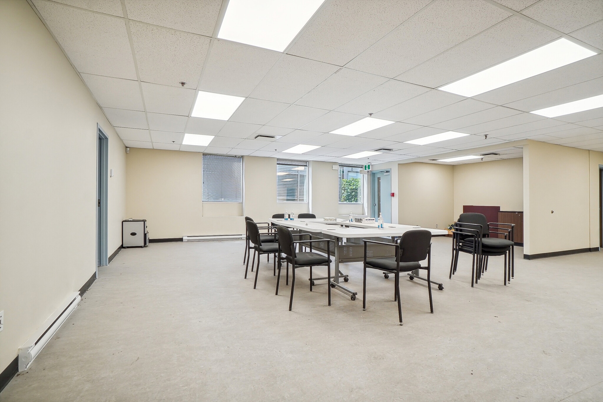 11625 55e Av, Montréal, QC for lease Interior Photo- Image 1 of 4