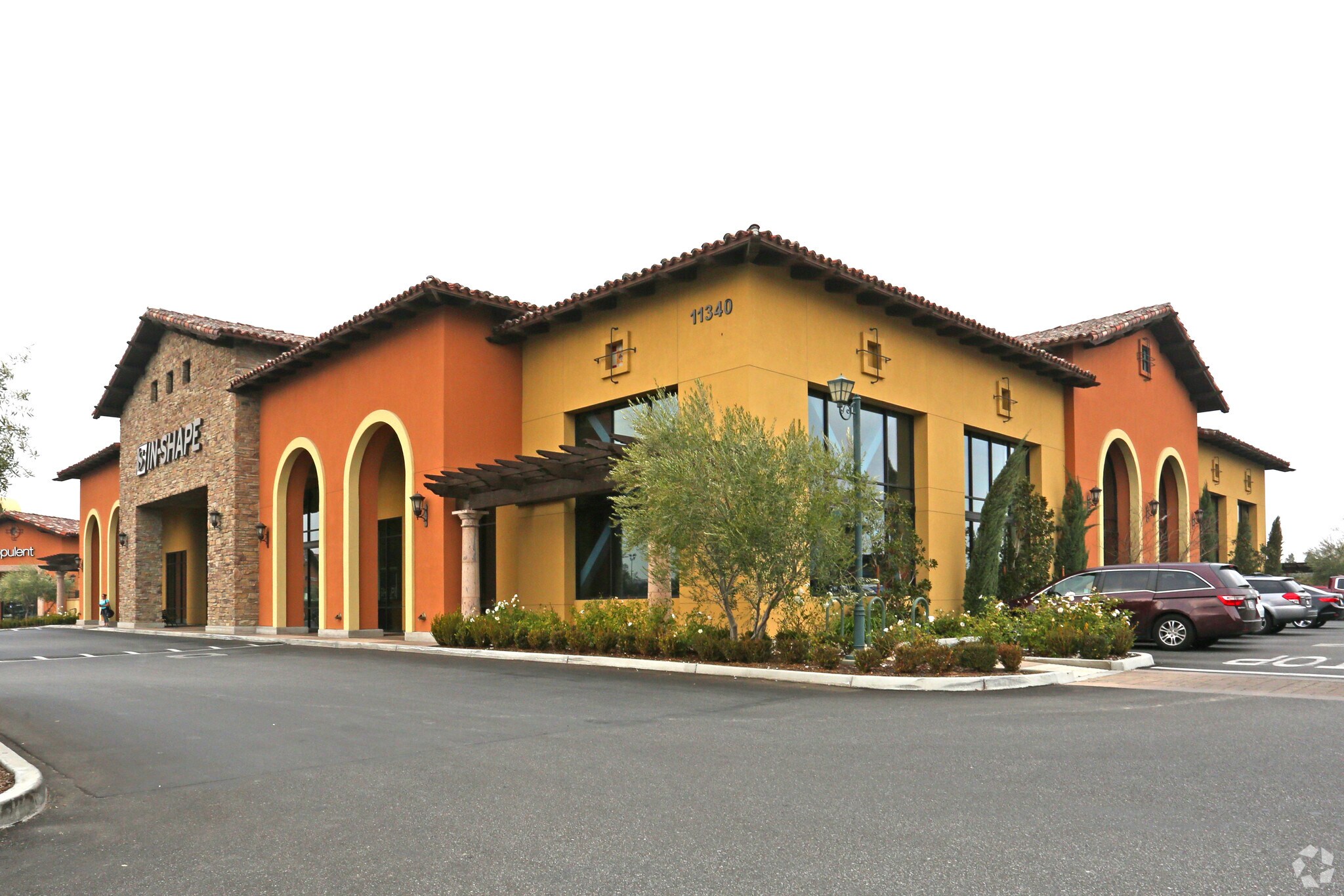 11410 Ming Ave, Bakersfield, CA à louer Photo du bâtiment- Image 1 de 3
