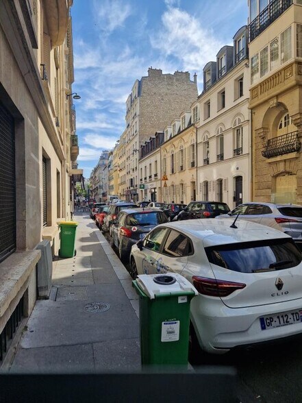10 Rue Guillaume Tell, Paris à vendre - Photo du bâtiment - Image 2 de 7
