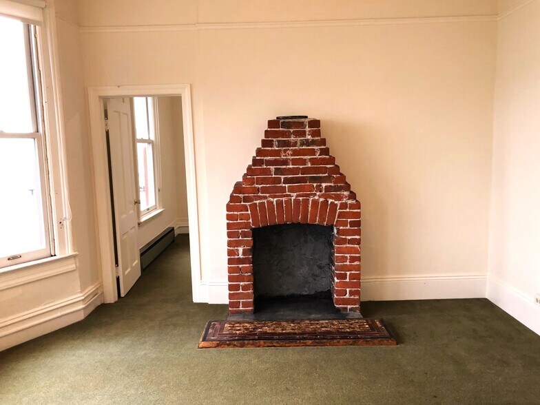 631-633 Bridgeway, Sausalito, CA for lease - Interior Photo - Image 3 of 26